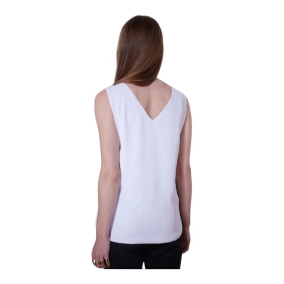 Elizabeth & Clarke The Bennet Unstainable White Sleeveless V-Neck Top | Size 10 - Picture 2 of 11